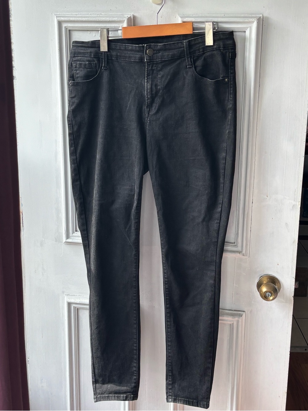 Old Navy Women’s High Rise Skinny Jeans in Black